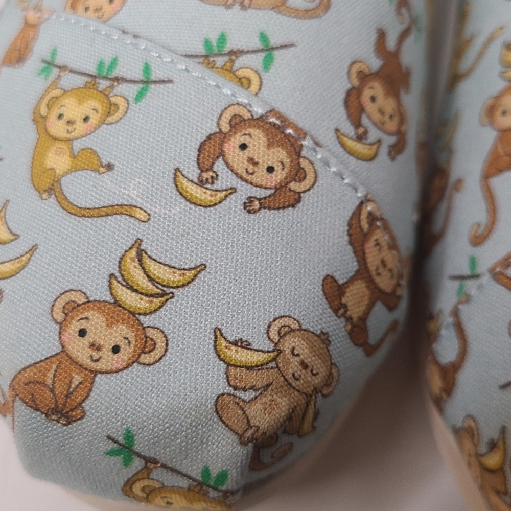TOMS Monkey Bananas Ortholite Shoes size 7W NWT - Picture 2 of 13